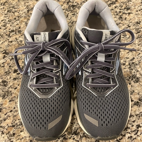brooks ghost 12 kentucky blue